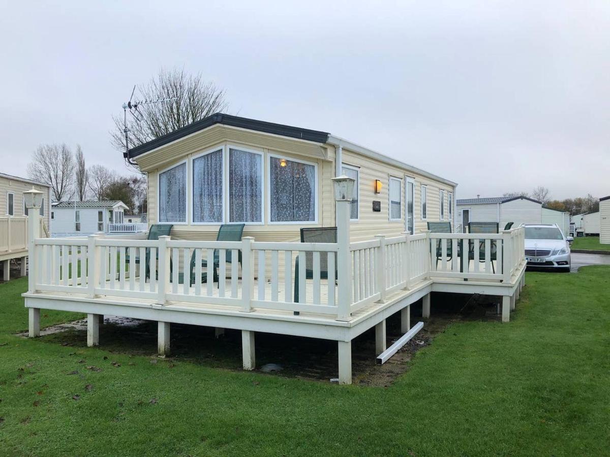 Вилла Caravan In The Cotswolds Сайренстер Экстерьер фото