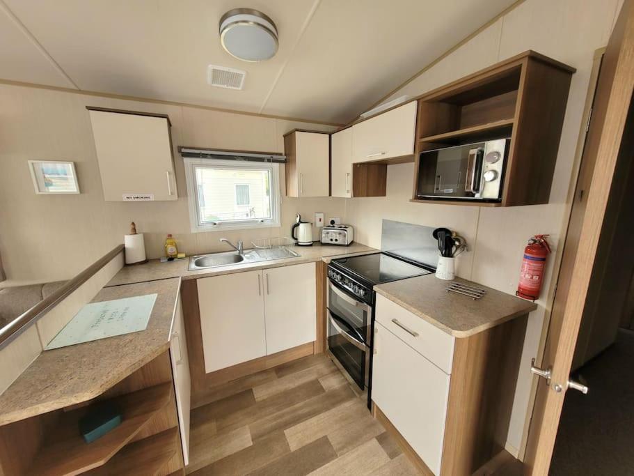 Вилла Caravan In The Cotswolds Сайренстер Экстерьер фото