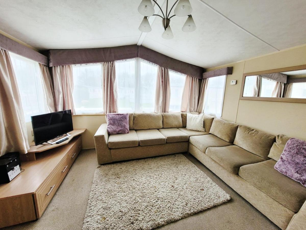 Вилла Caravan In The Cotswolds Сайренстер Экстерьер фото